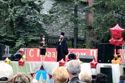 В Железноводске прошла праздничная акция &quot;Синий платочек&quot;