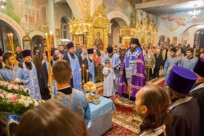 Архиепископ Феофилакт возглавил всенощное бдение в Покровском соборе Минеральных Вод