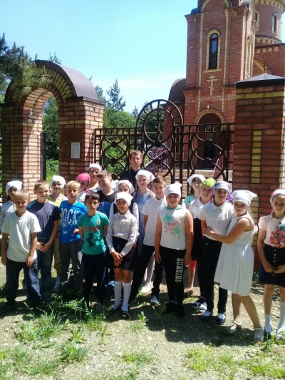 Школьники села Марьины Колодцы познакомились с Богослужебными книгами