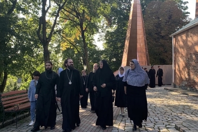 Группа из Пятигорской епархии помолилась у святынь Калининградской митрополии