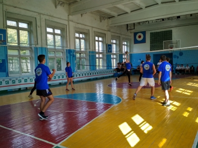 Православная молодёжь играет в волейбол