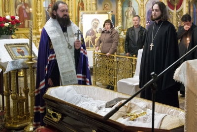 Архиепископ Феофилакт совершил литию у гроба протоиерея Илии Агеева