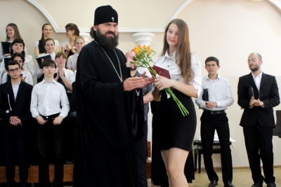 Архиепископ Феофилакт вручил дипломы выпускникам регентских курсов