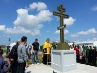 Новый поклонный крест установили и освятили в Минераловодском районе