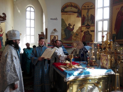 Архиепископ Феофилакт совершил Божественную литургию в Благовещенском храме